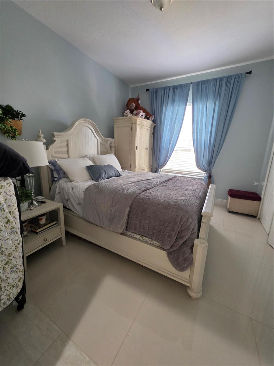 O6394091 Property Photo 15