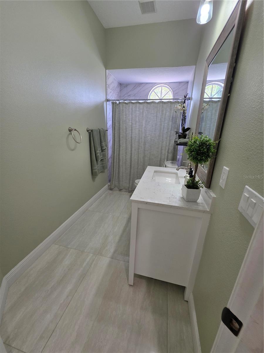 O6394091 Property Photo 16