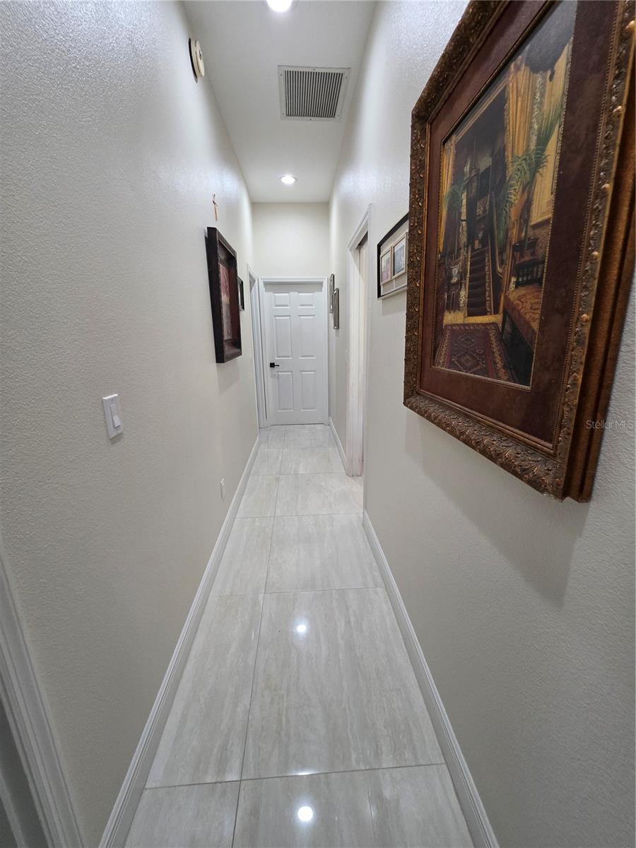 O6394091 Property Photo 18