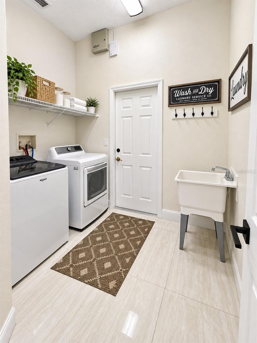 O6394091 Property Photo 27