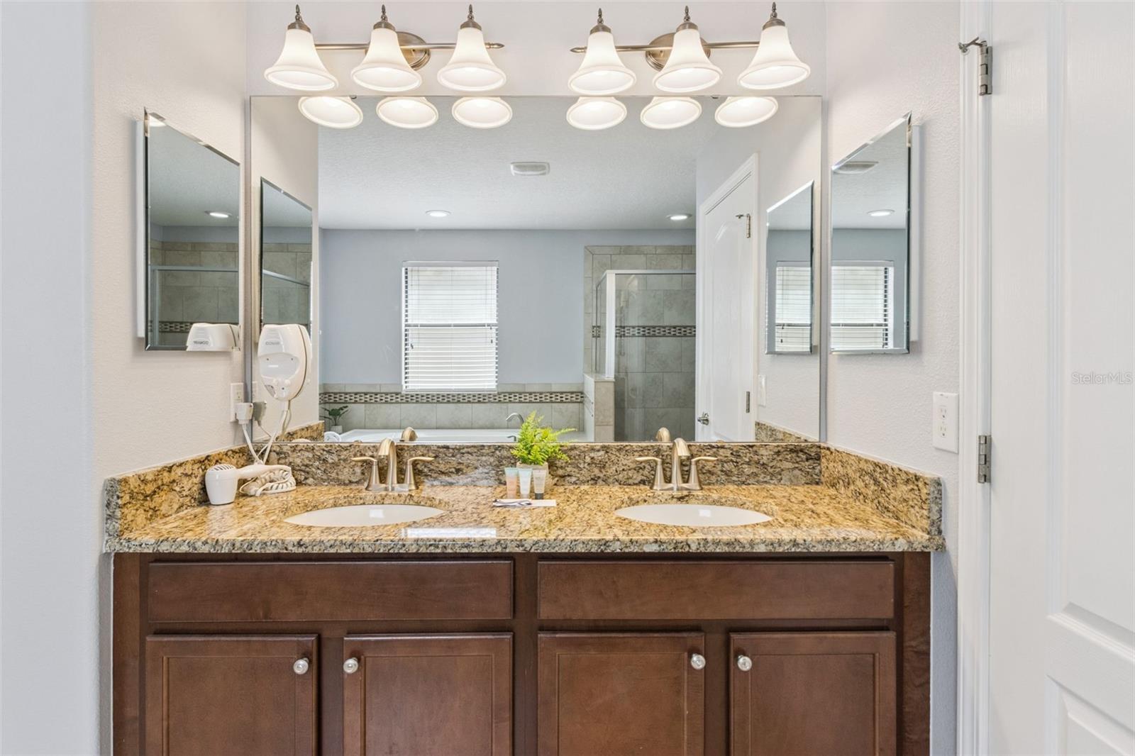 9027 Shadow Mountain St Property Photo 35