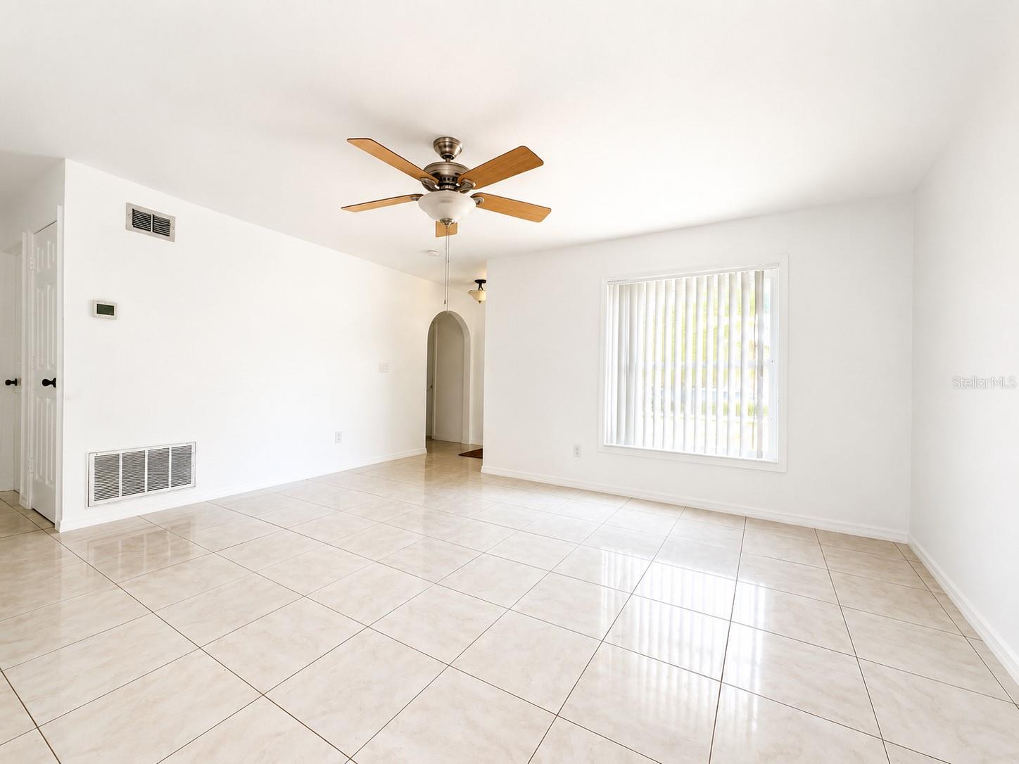 714 West Ct Property Photo 3
