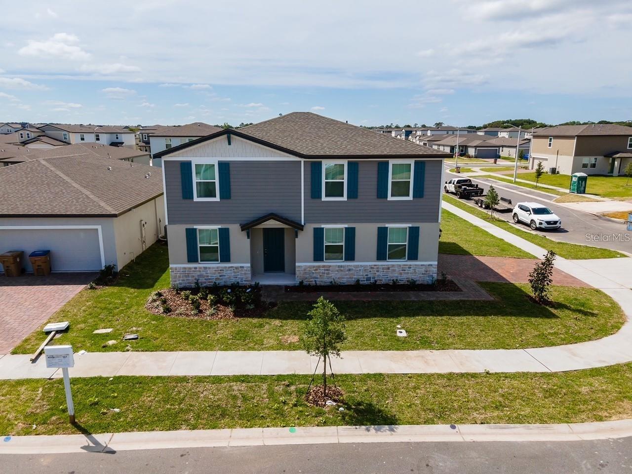 5252 Sanders Oak Trl Property Photo 3