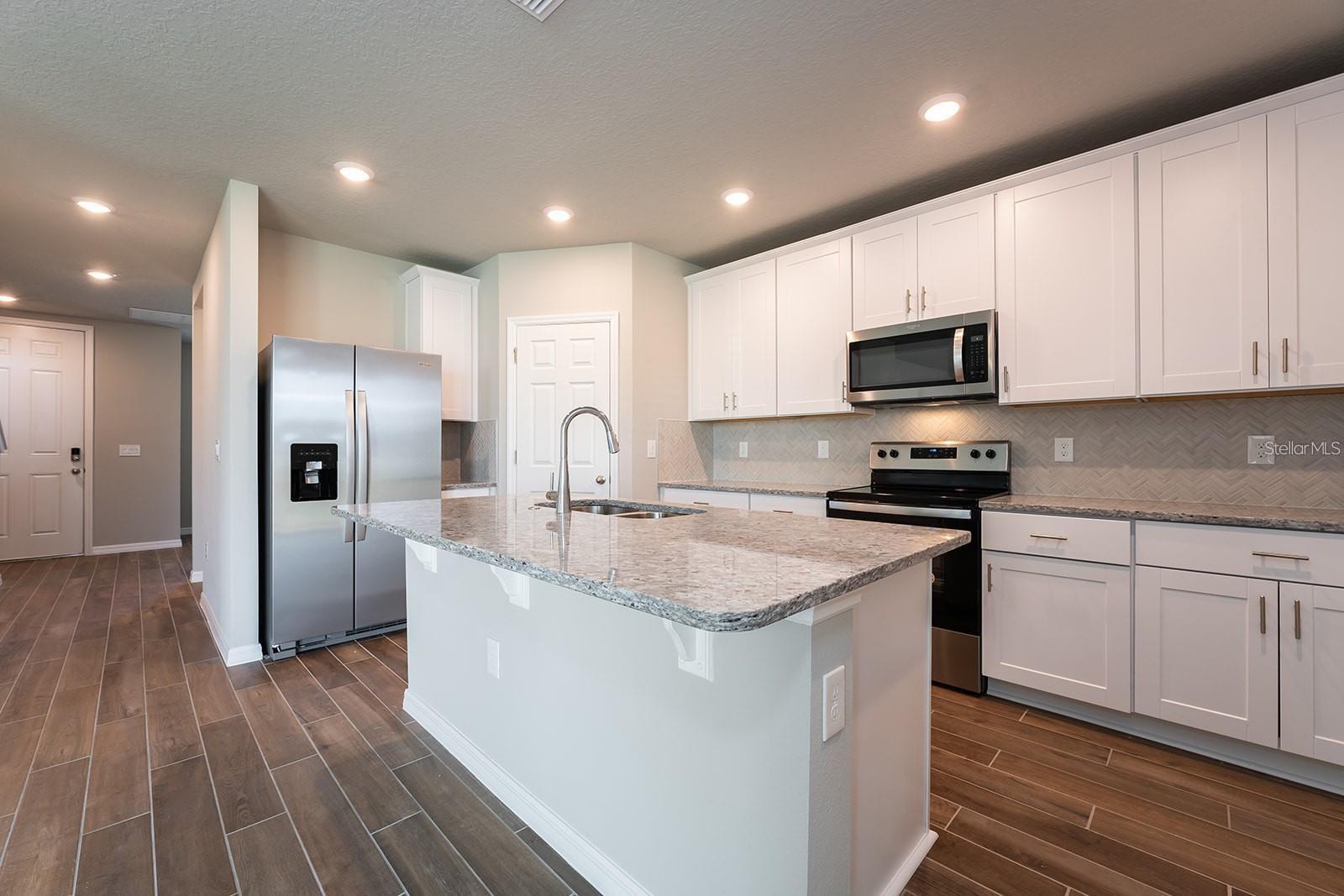 5252 Sanders Oak Trl Property Photo 7