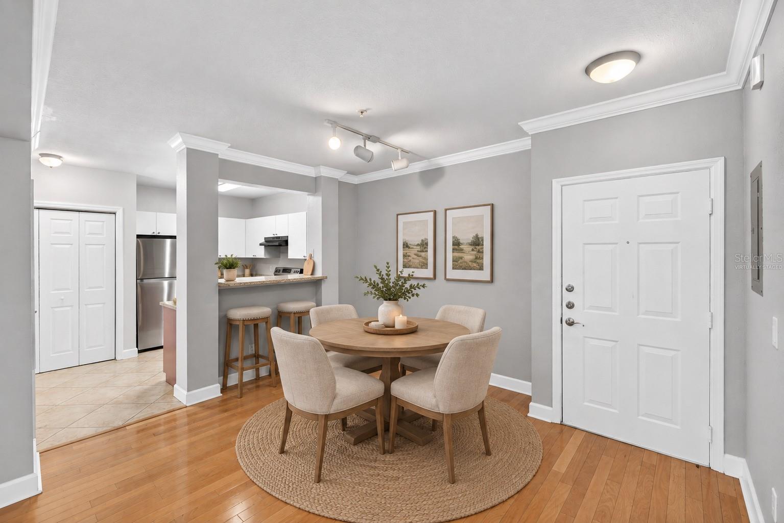 300 E South St #2014 Property Photo 3