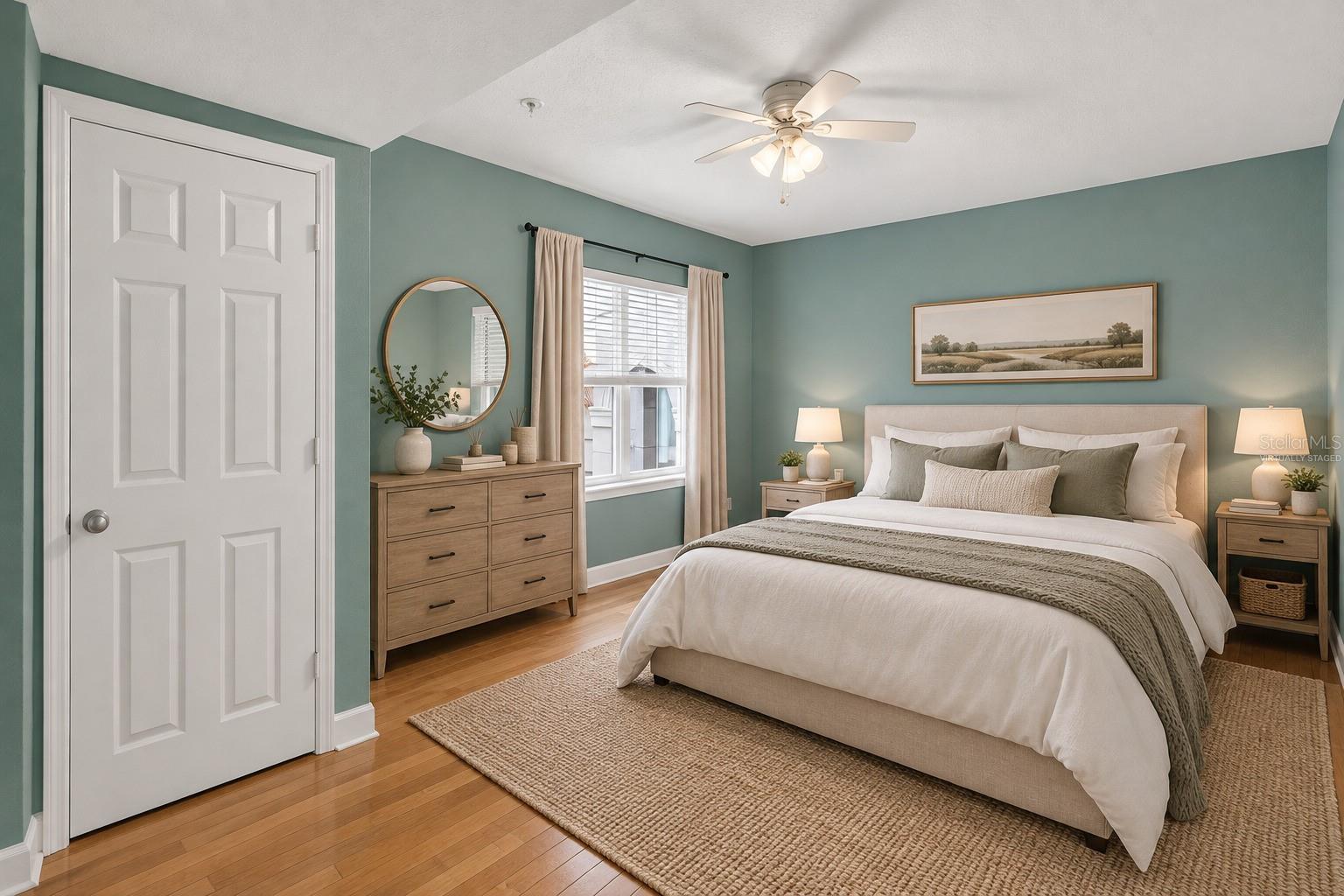 300 E South St #2014 Property Photo 5