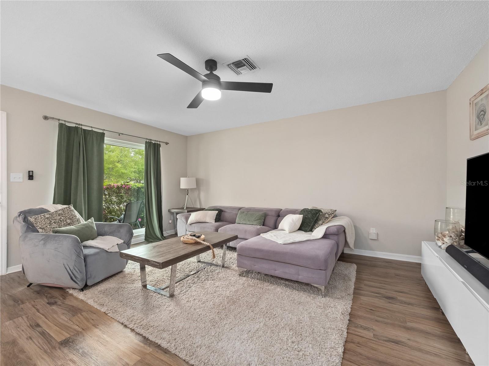 2733 Middle St Property Photo 10