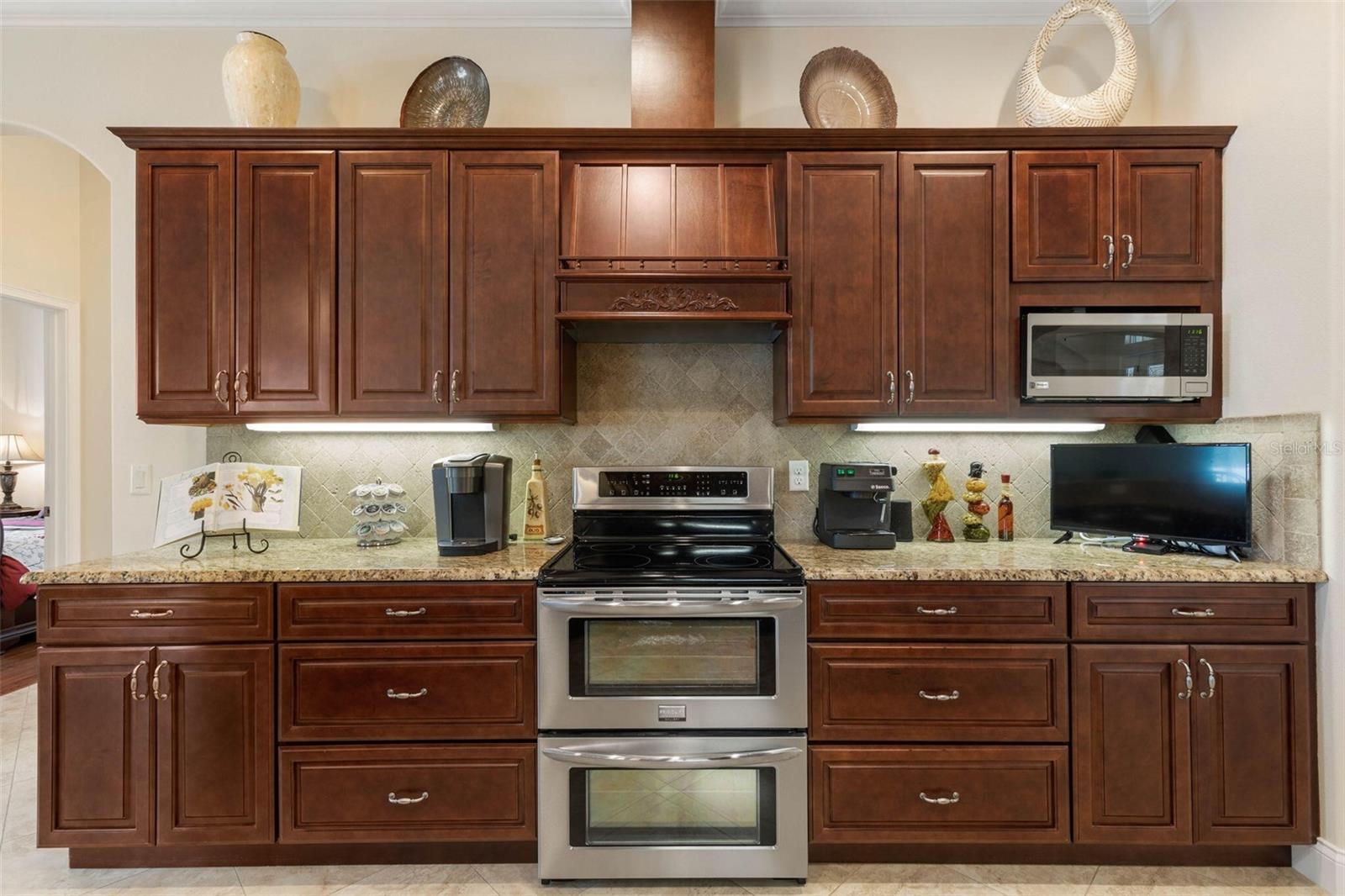 60 Fenimore Ln Property Photo 9