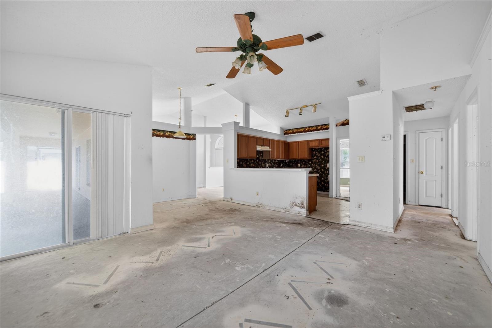 2518 Maywood St Property Photo 11