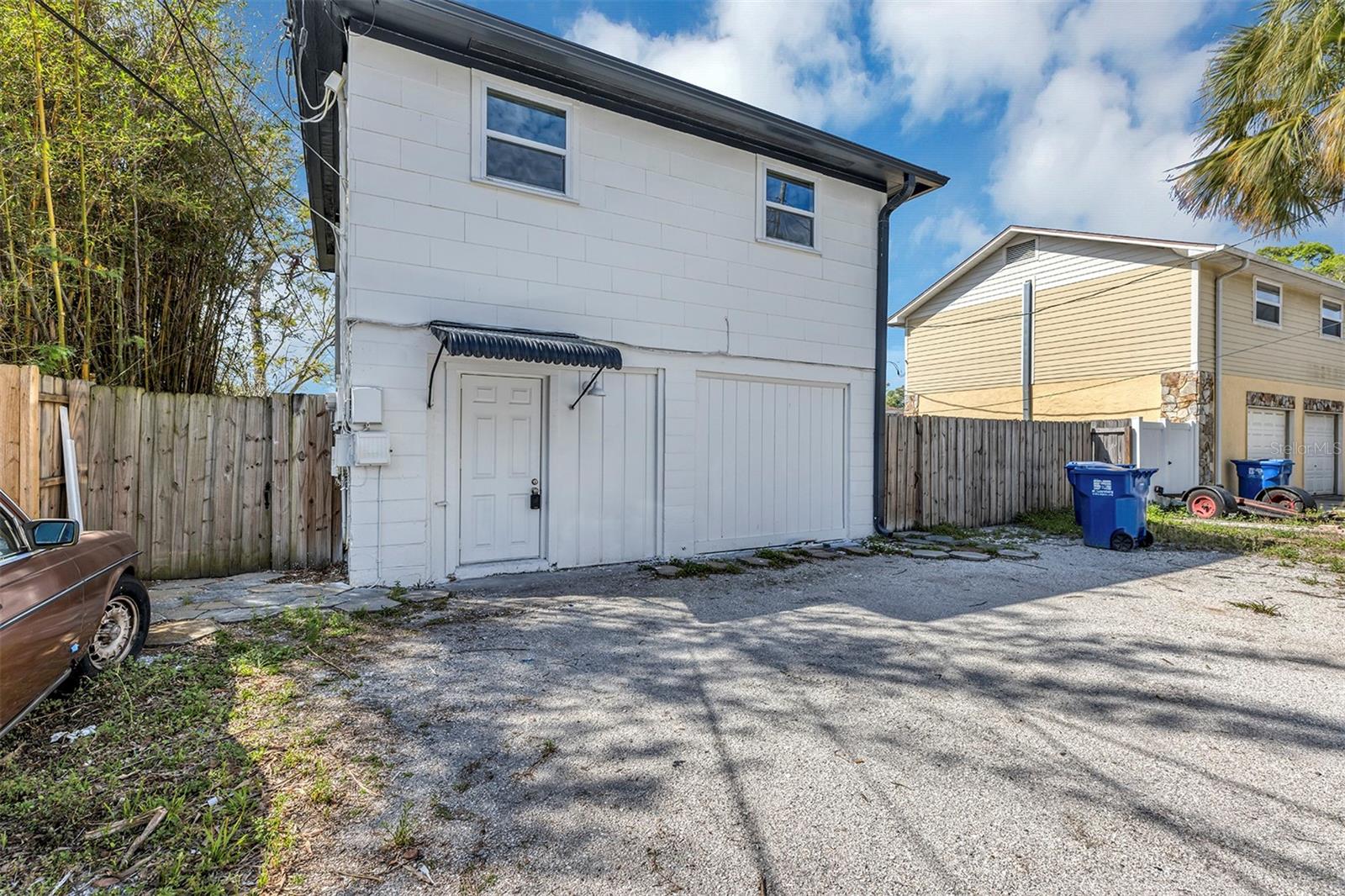 2027 30th Ave N #bottom Unit Property Photo 3