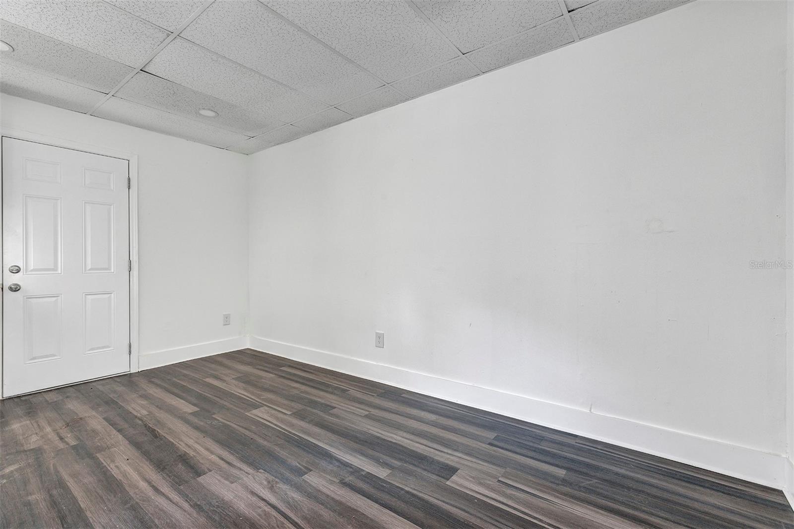 2027 30th Ave N #bottom Unit Property Photo 13