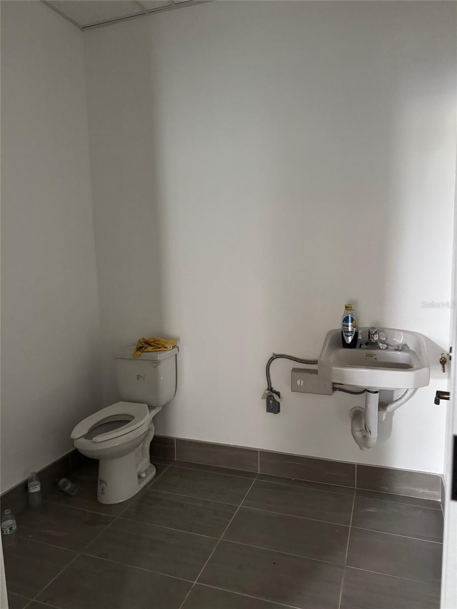 6315 Old Winter Garden Rd Property Photo 8