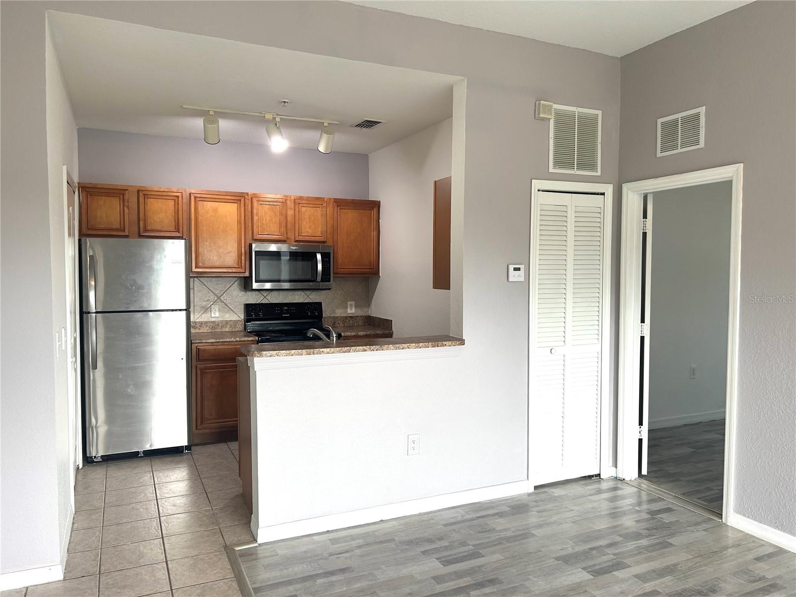 6137 Metrowest Blvd #307 Property Photo 7