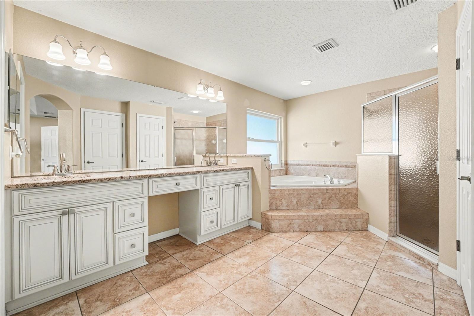 122 Costa Loop Property Photo 18