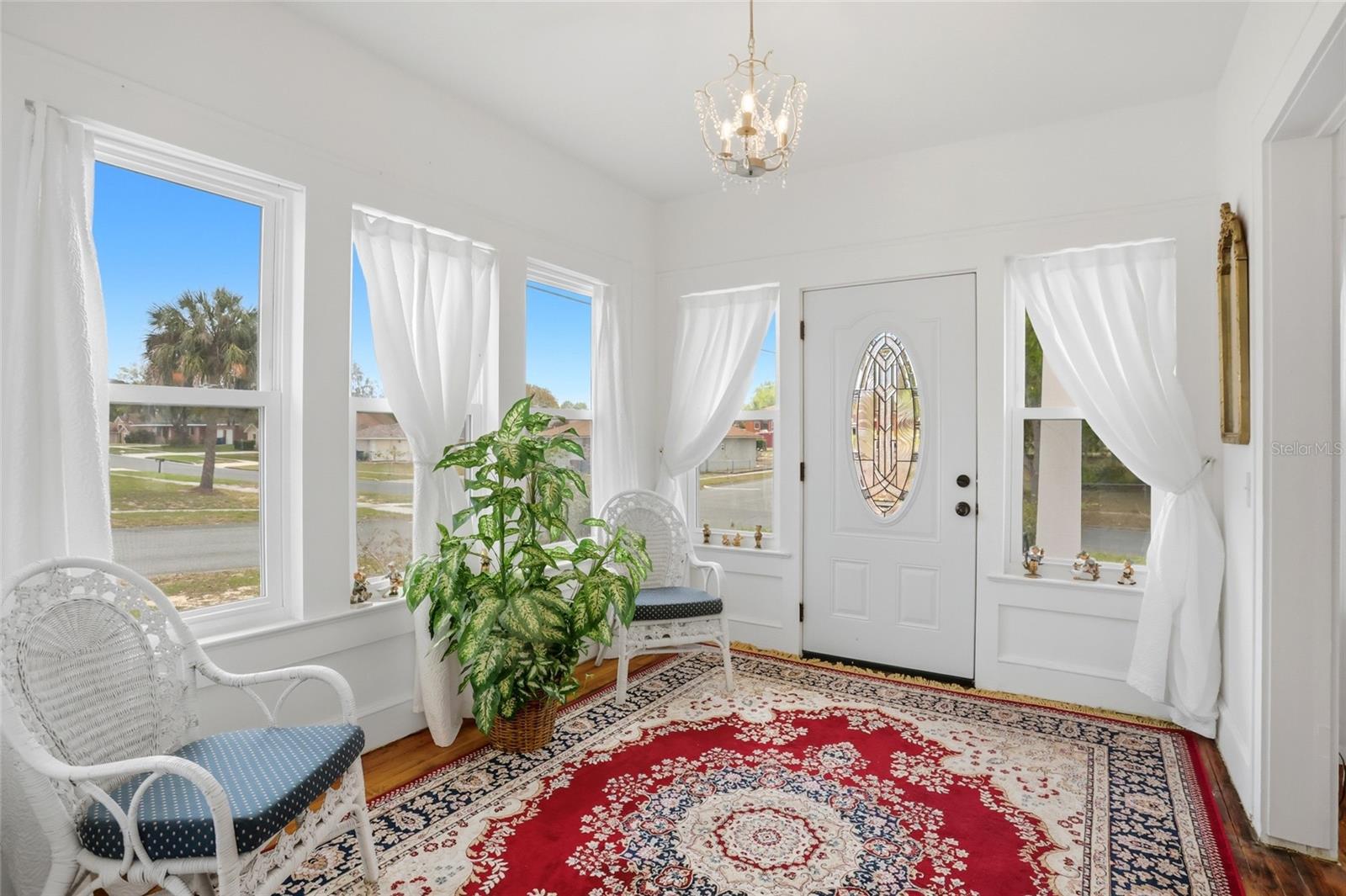 18 E Orange St Property Photo 3