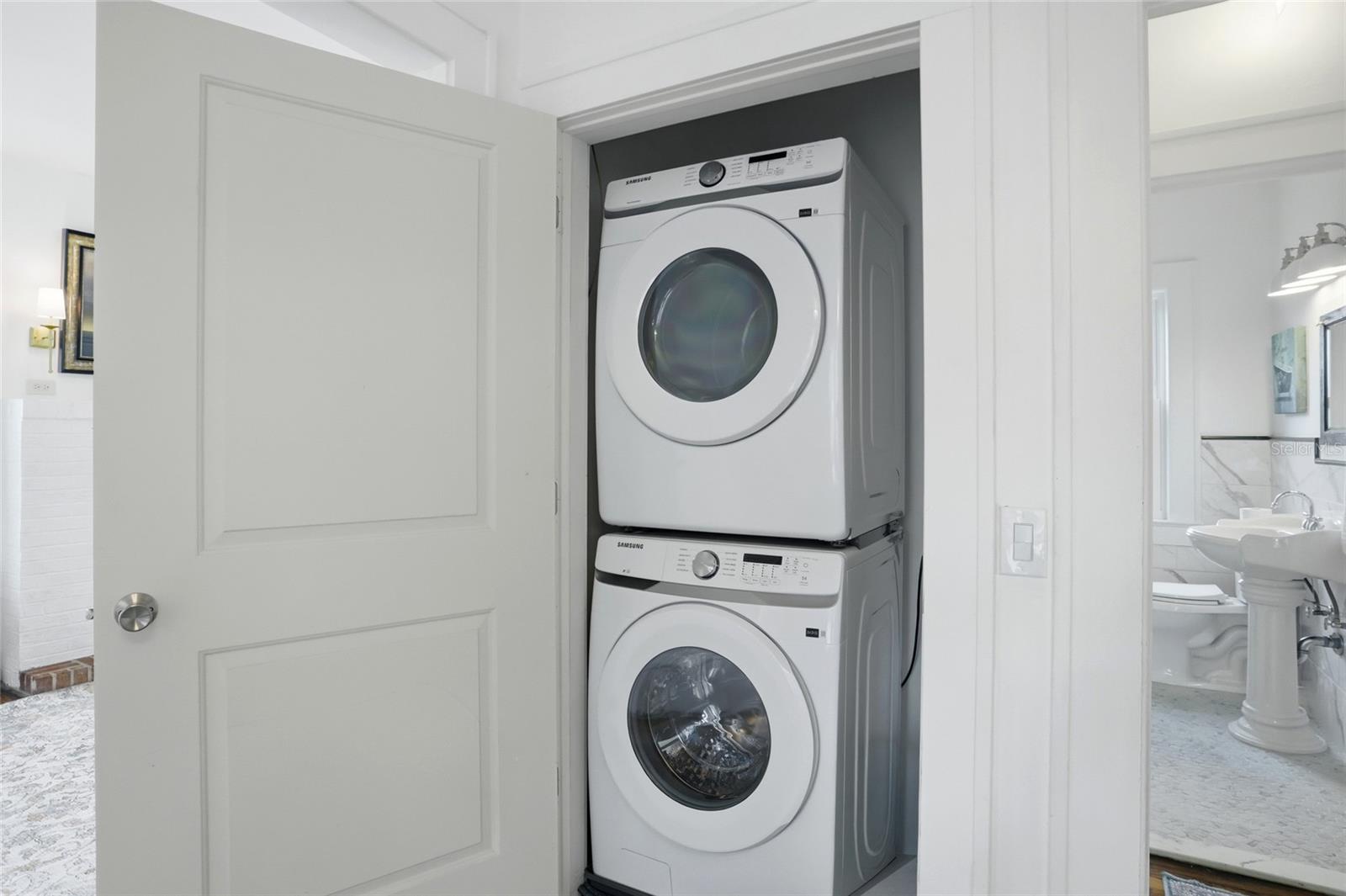 18 E Orange St Property Photo 13