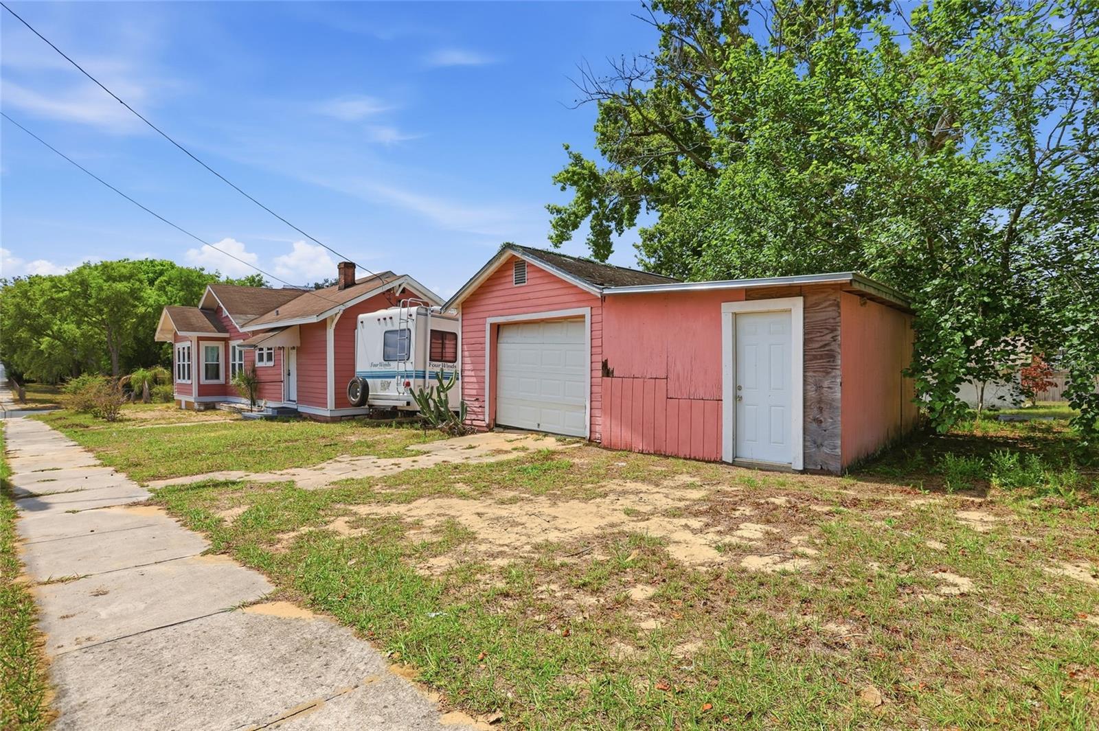 18 E Orange St Property Photo 23