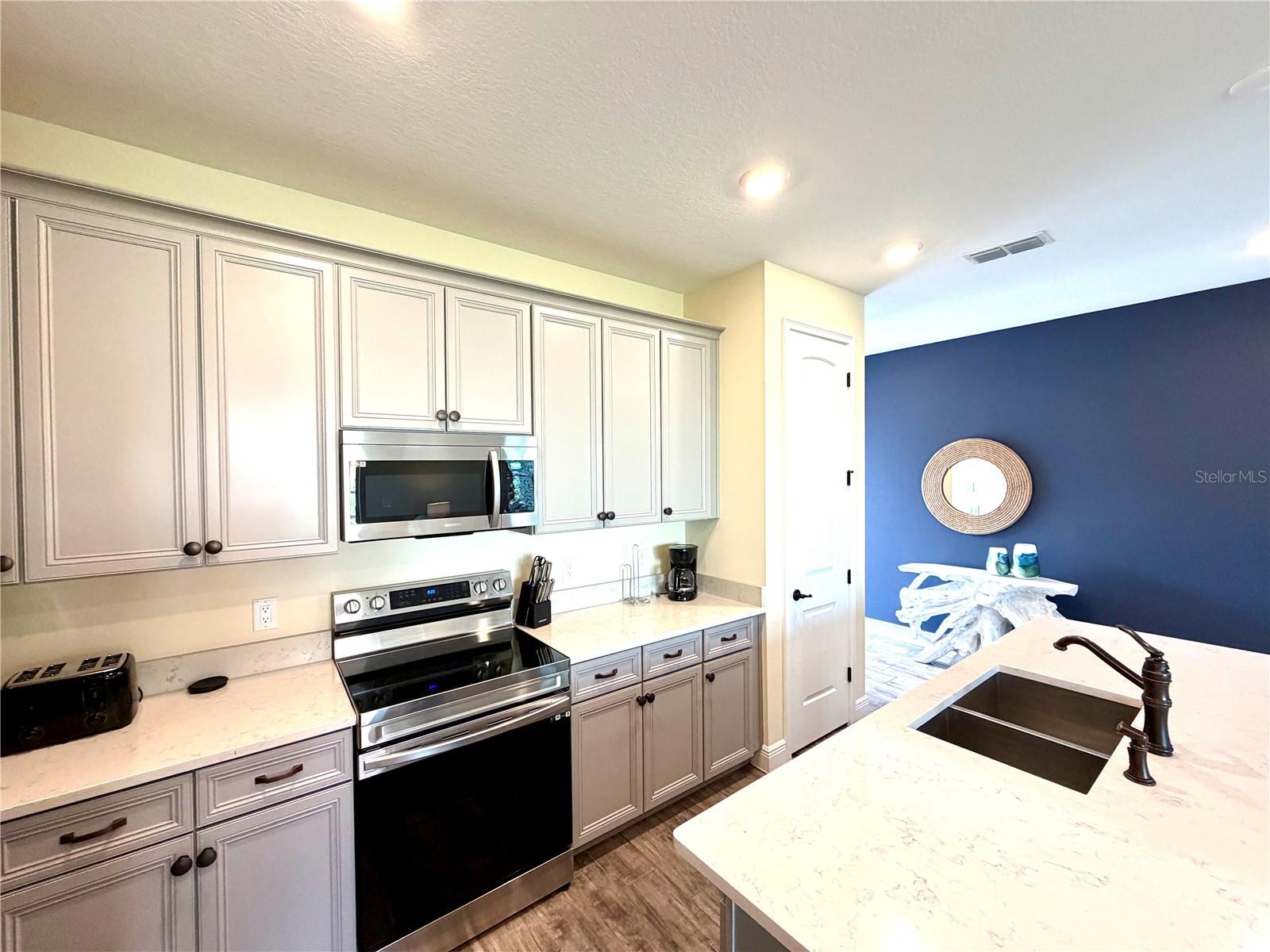 3008 Caribbean Soul Dr Property Photo 6