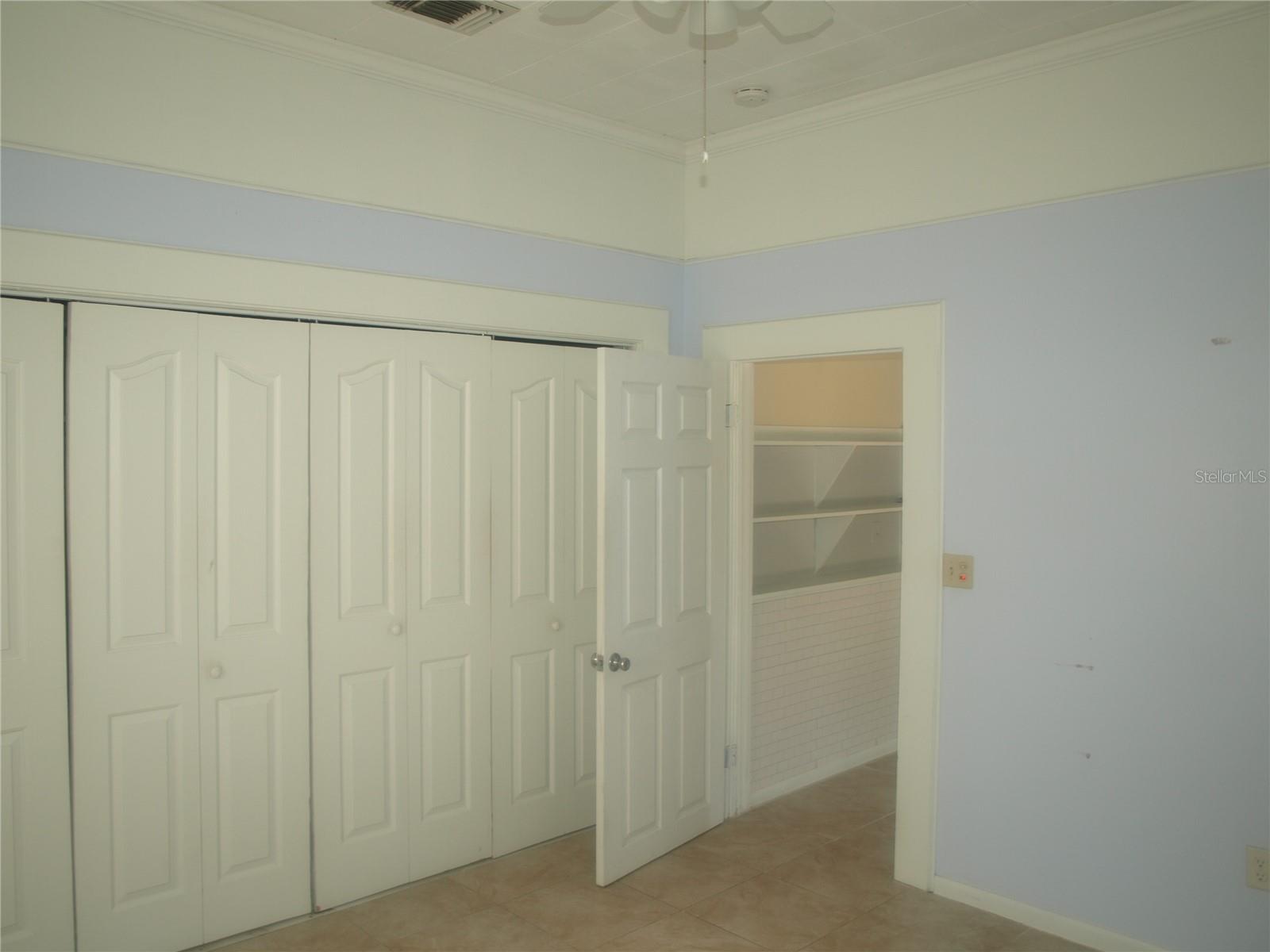101 E 21st St Property Photo 4