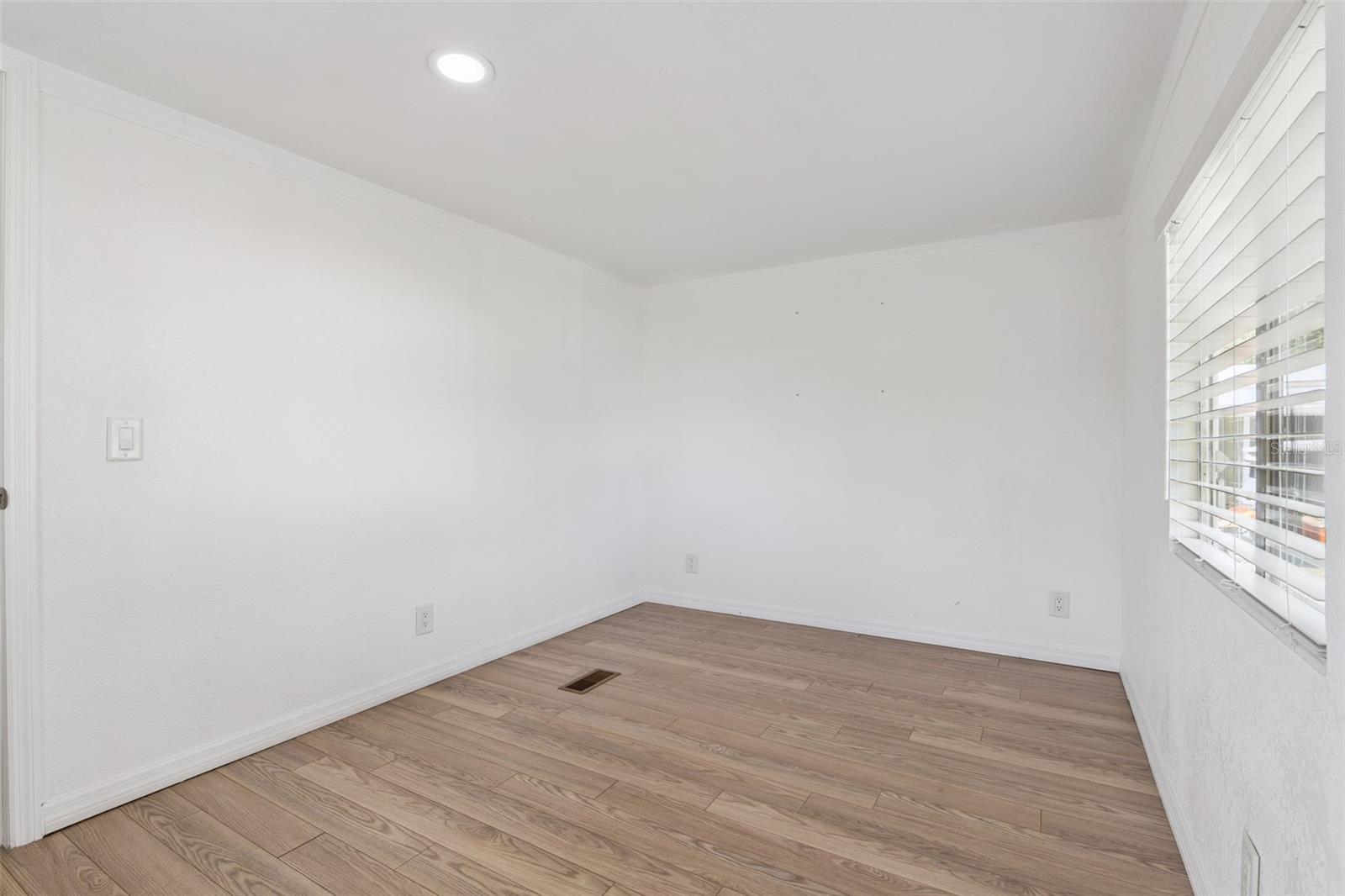 511 Flamingo Ln Property Photo 12