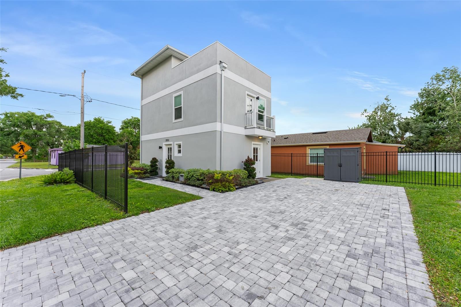 2951 KINGS RD Property Photo 1
