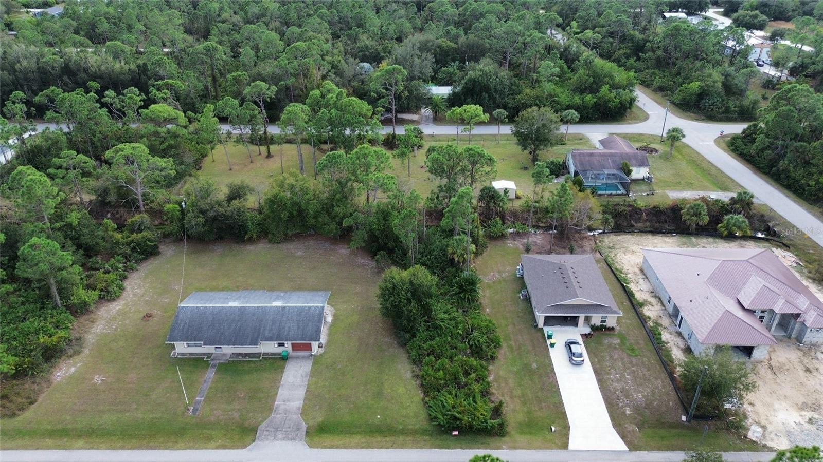 O6394885 Property Photo 2