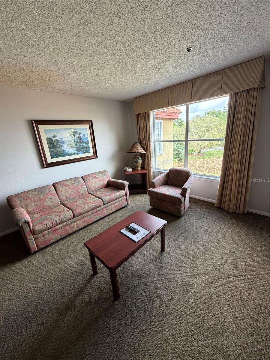 O6394941 Property Photo 3