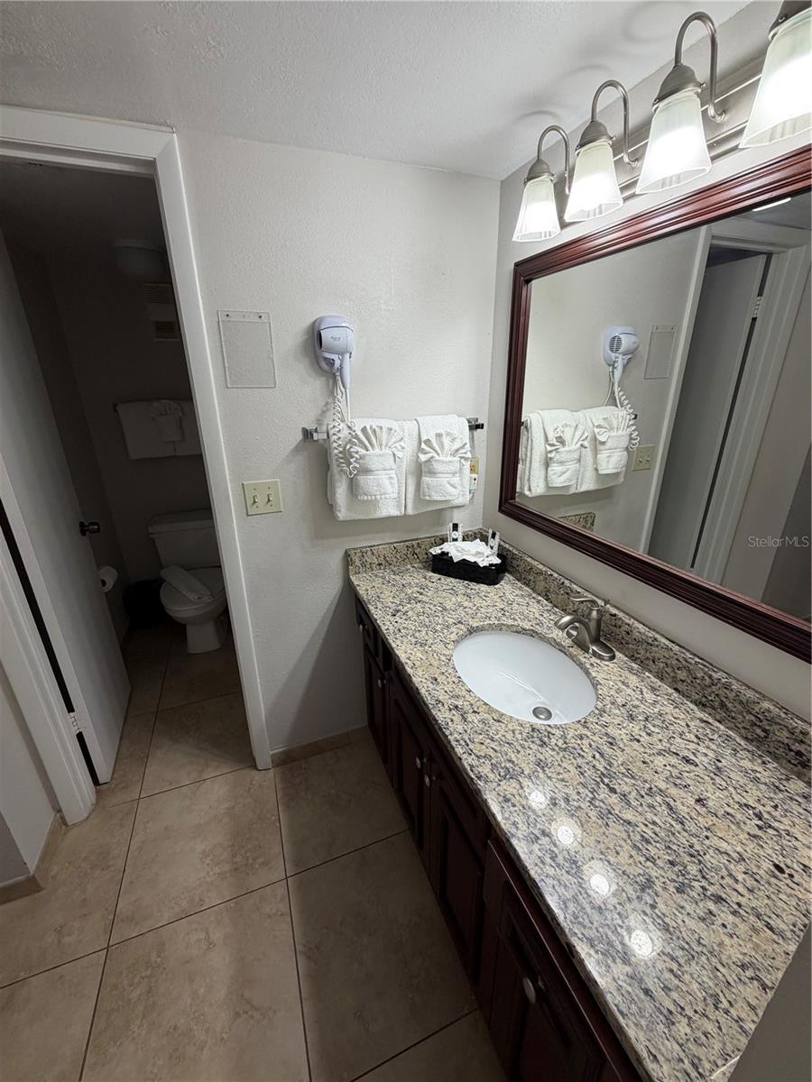 O6394941 Property Photo 5