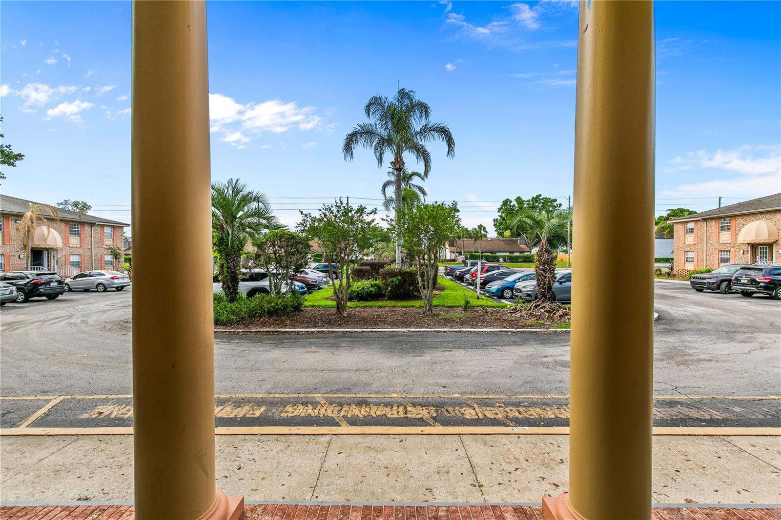 416 Banyon Tree Cir #206 Property Photo 2