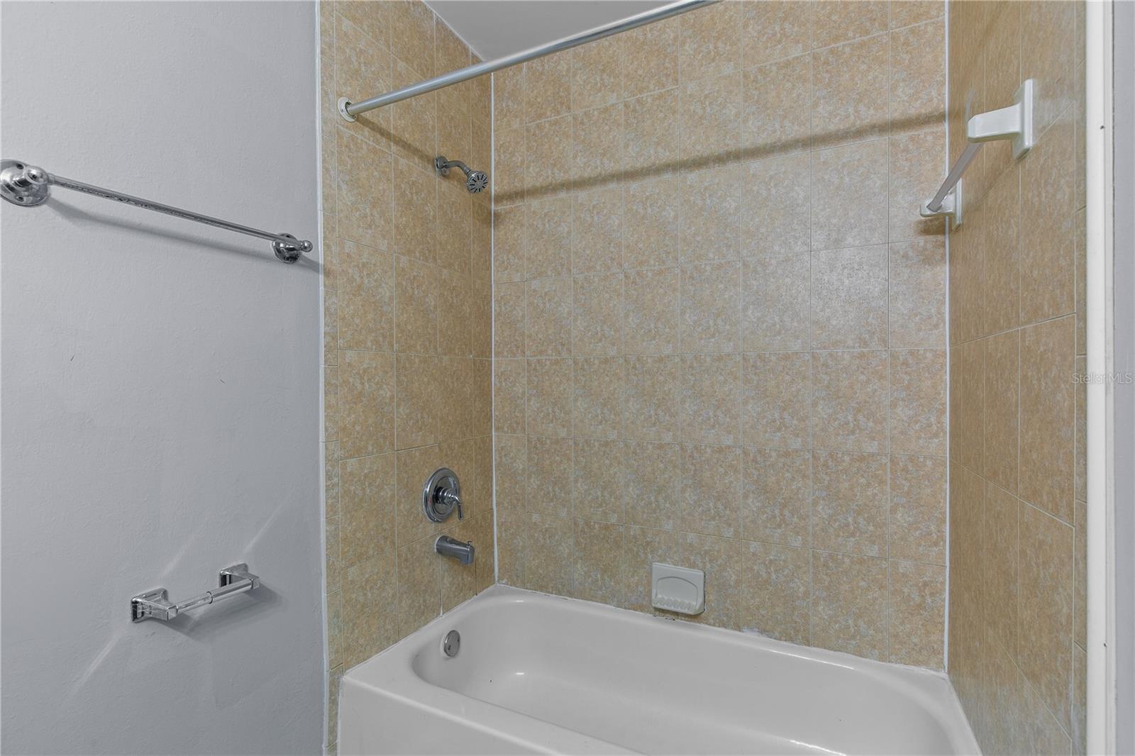 416 Banyon Tree Cir #206 Property Photo 8