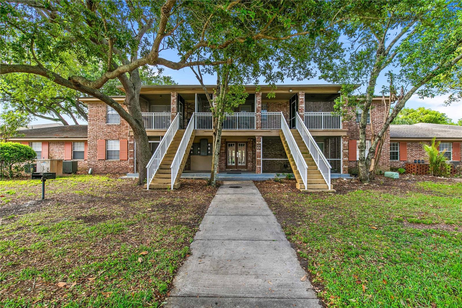 416 Banyon Tree Cir #206 Property Photo 19