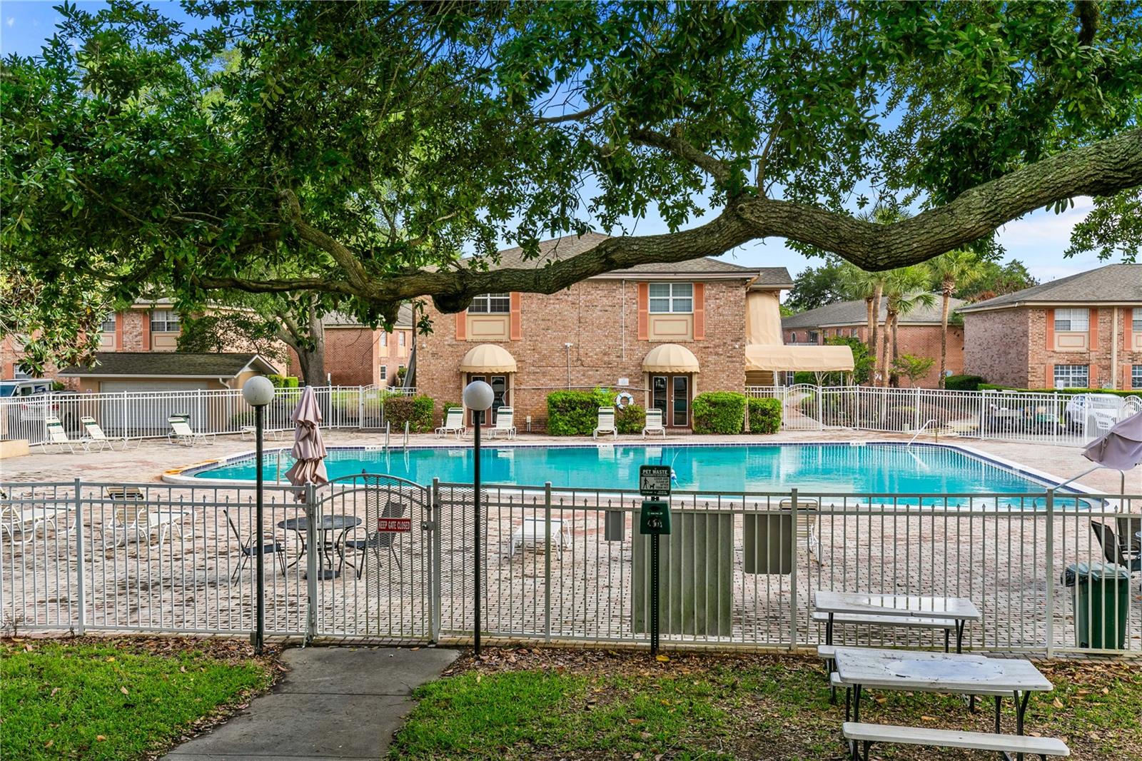416 Banyon Tree Cir #206 Property Photo 20