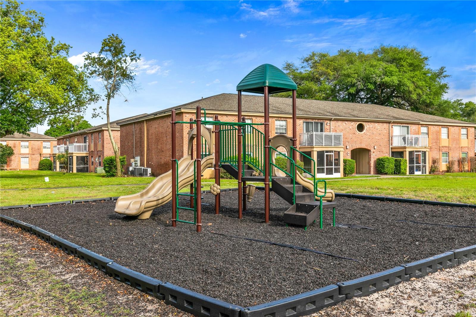 416 Banyon Tree Cir #206 Property Photo 23
