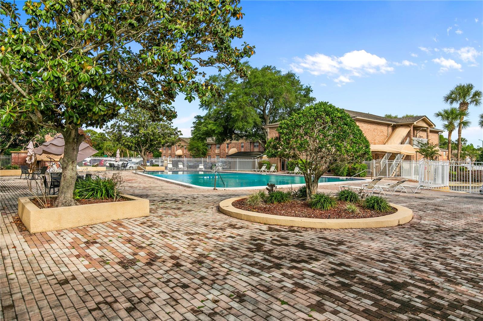 416 Banyon Tree Cir #206 Property Photo 24