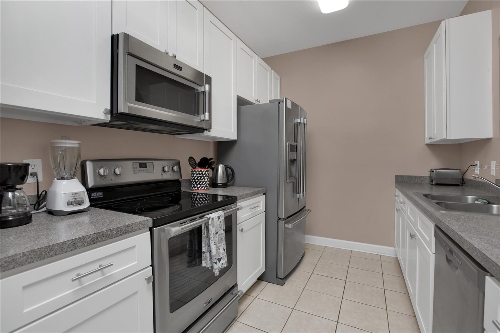 3190 Dante Dr #304 Property Photo 4