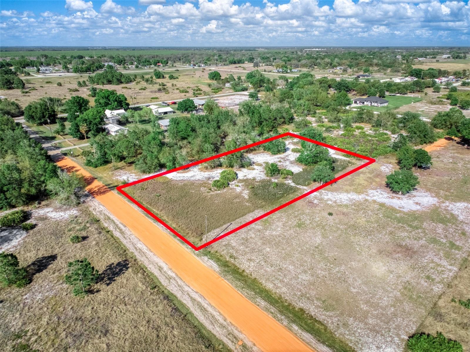 523 S Dickey Rd Property Photo 1