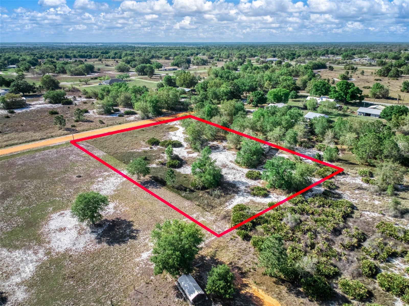 523 S Dickey Rd Property Photo 3