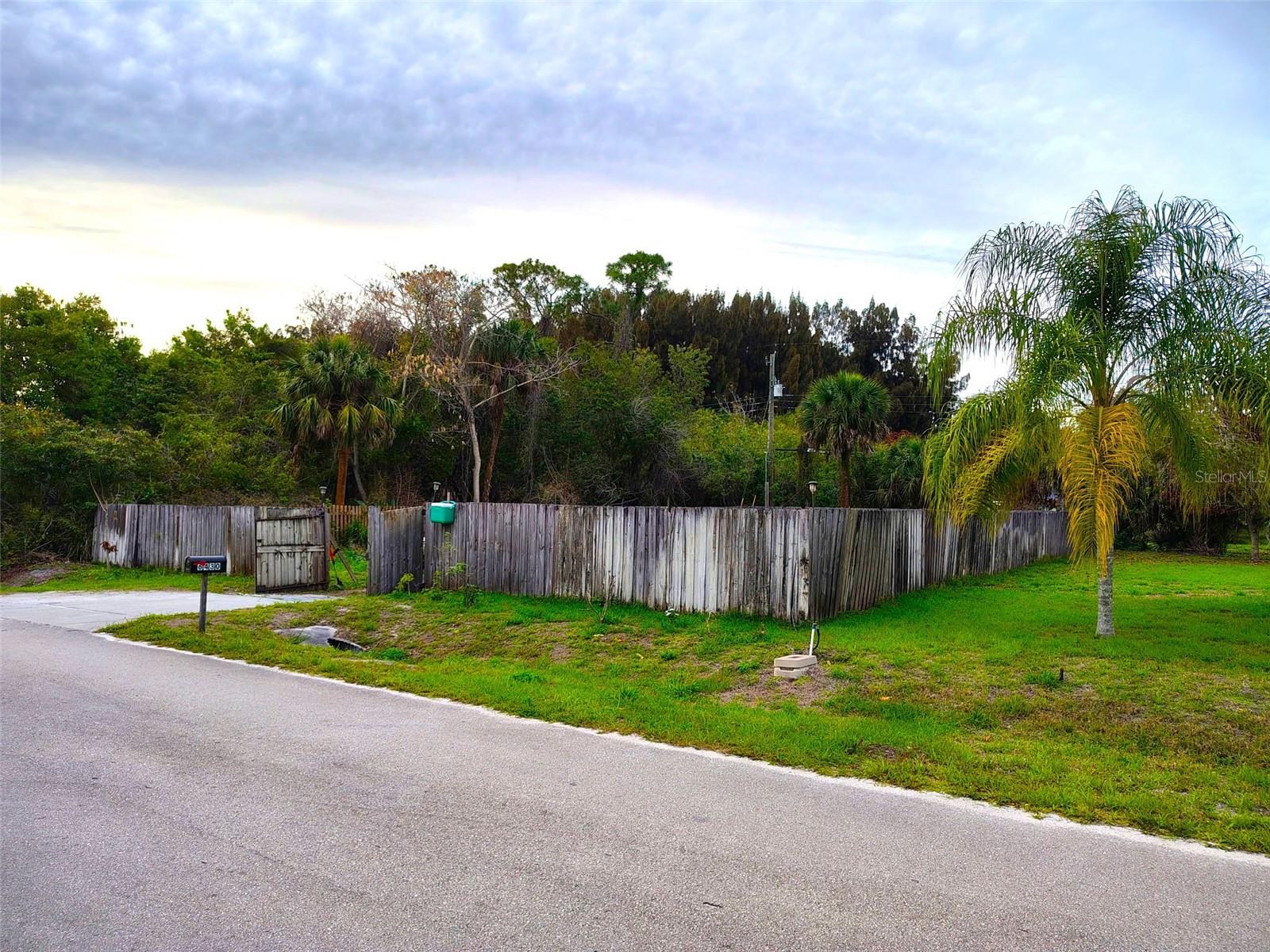 6430 86th Ln Property Photo 1