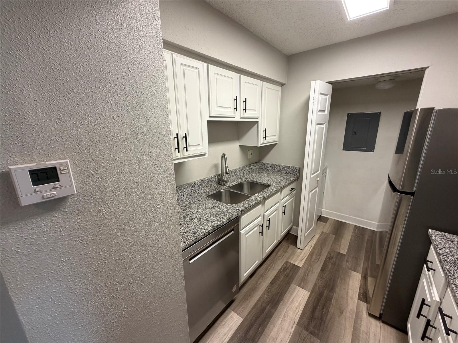 3772 Idlebrook Cir #108 Property Photo 5