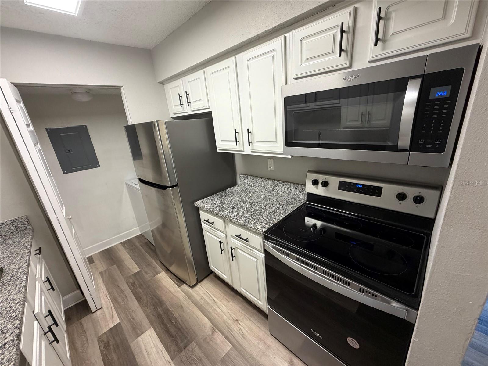 3772 Idlebrook Cir #108 Property Photo 6