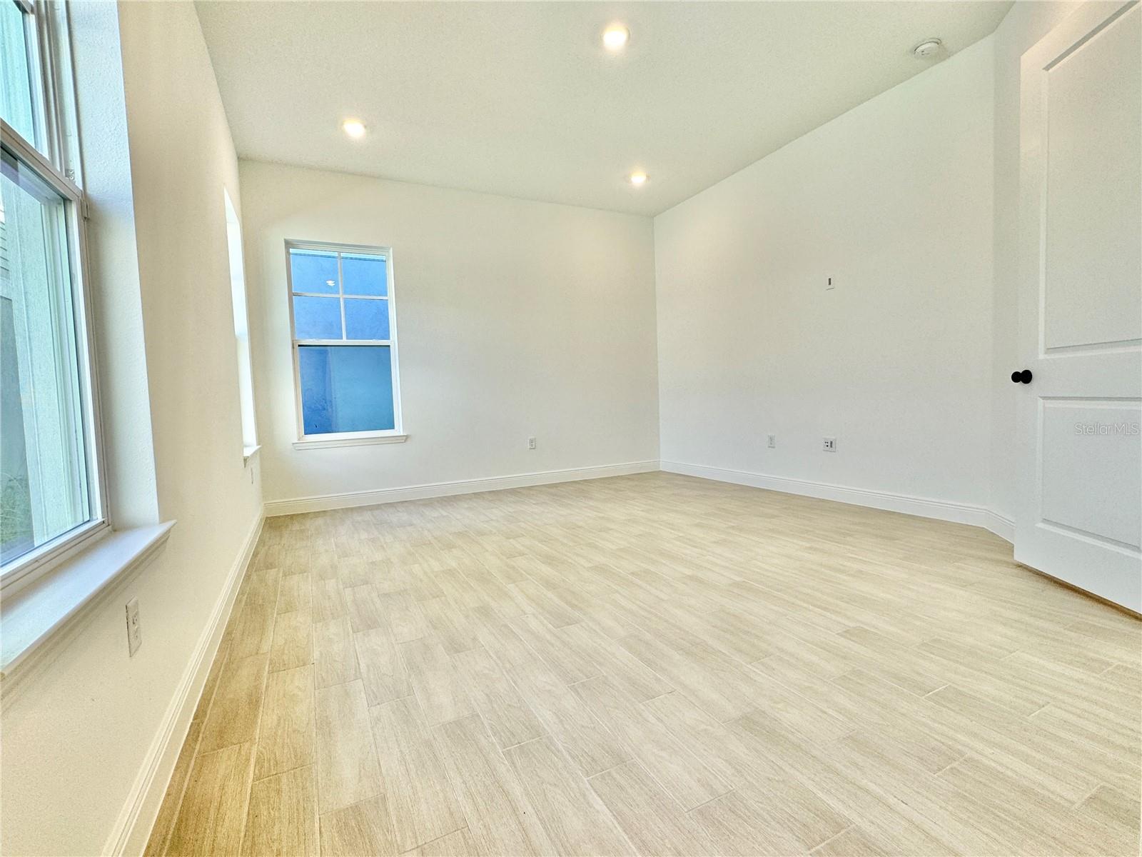 9726 Neruda St Property Photo 32