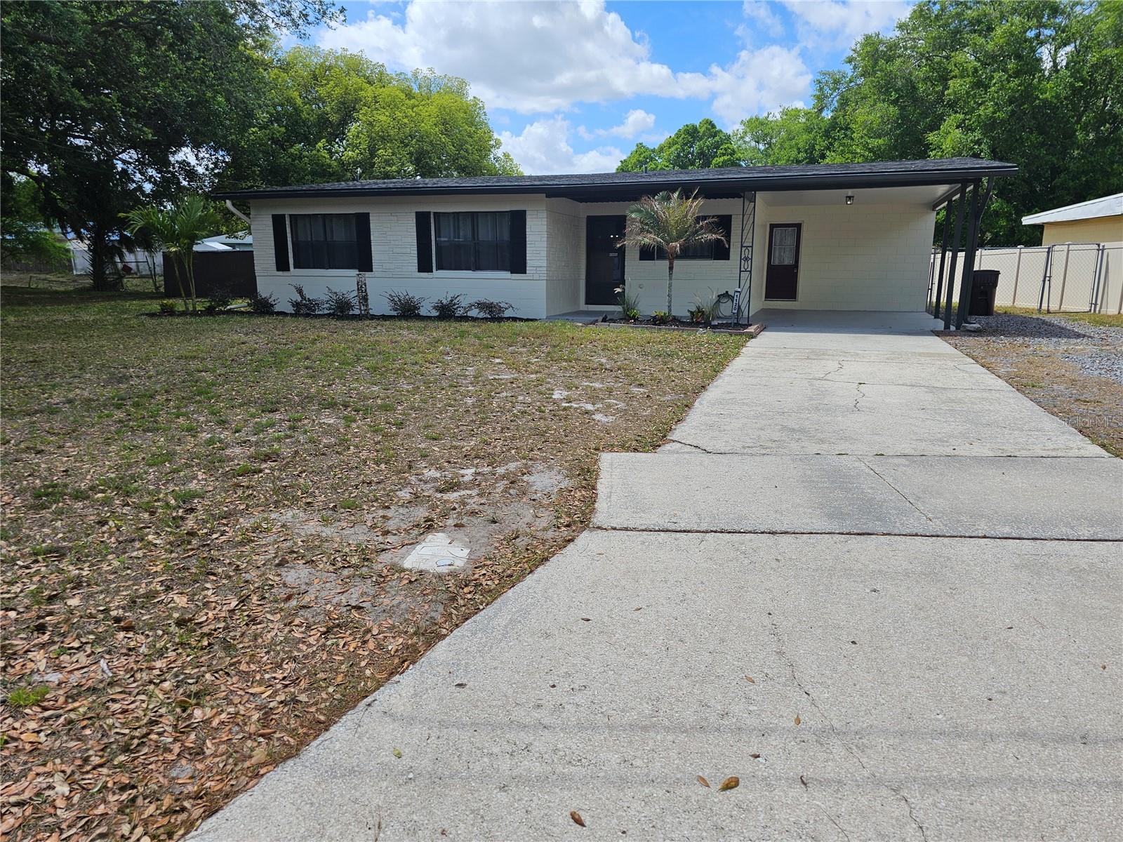 1120 San Luis Dr Property Photo 1