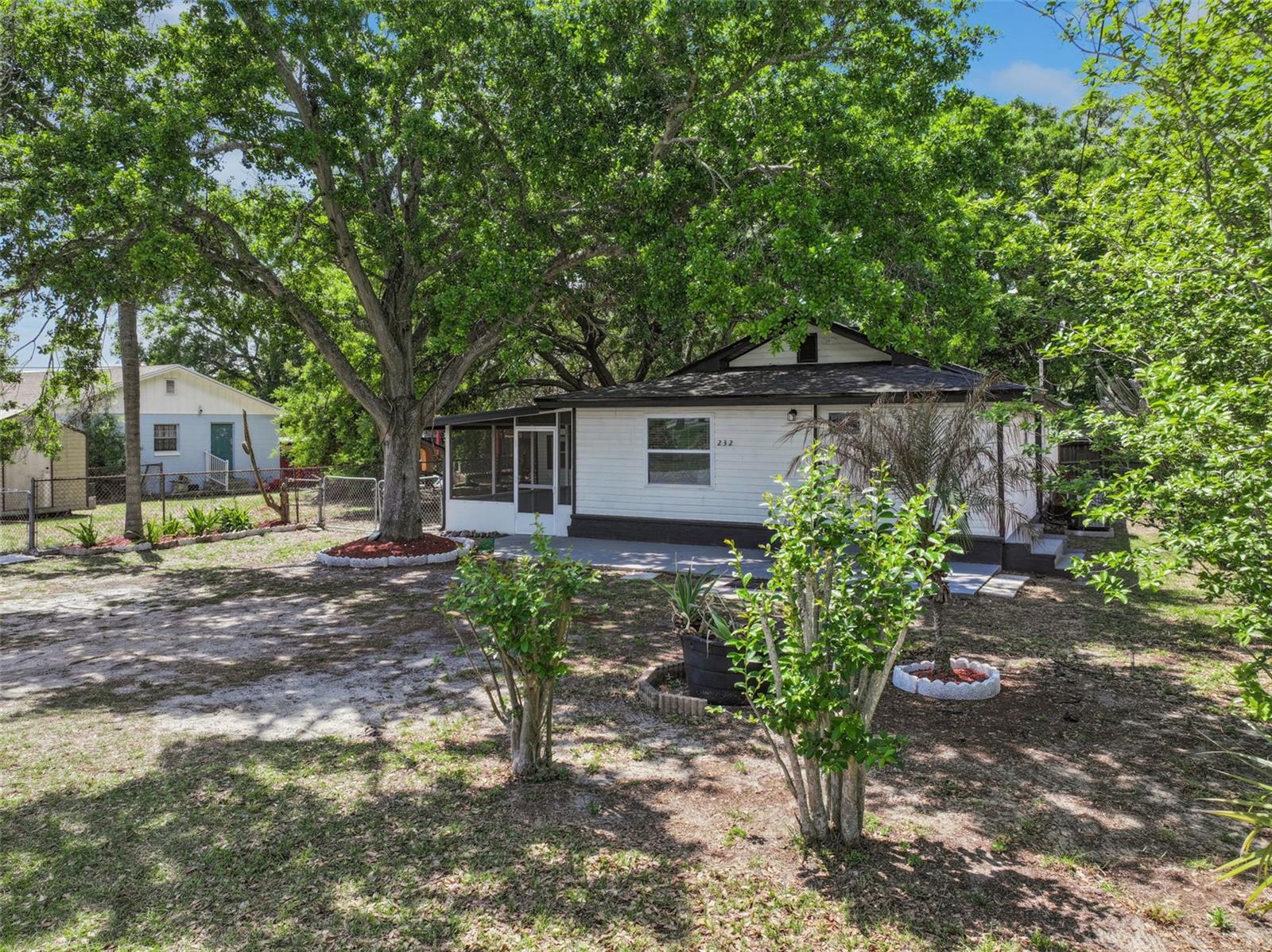 232 Noxon St Property Photo 4