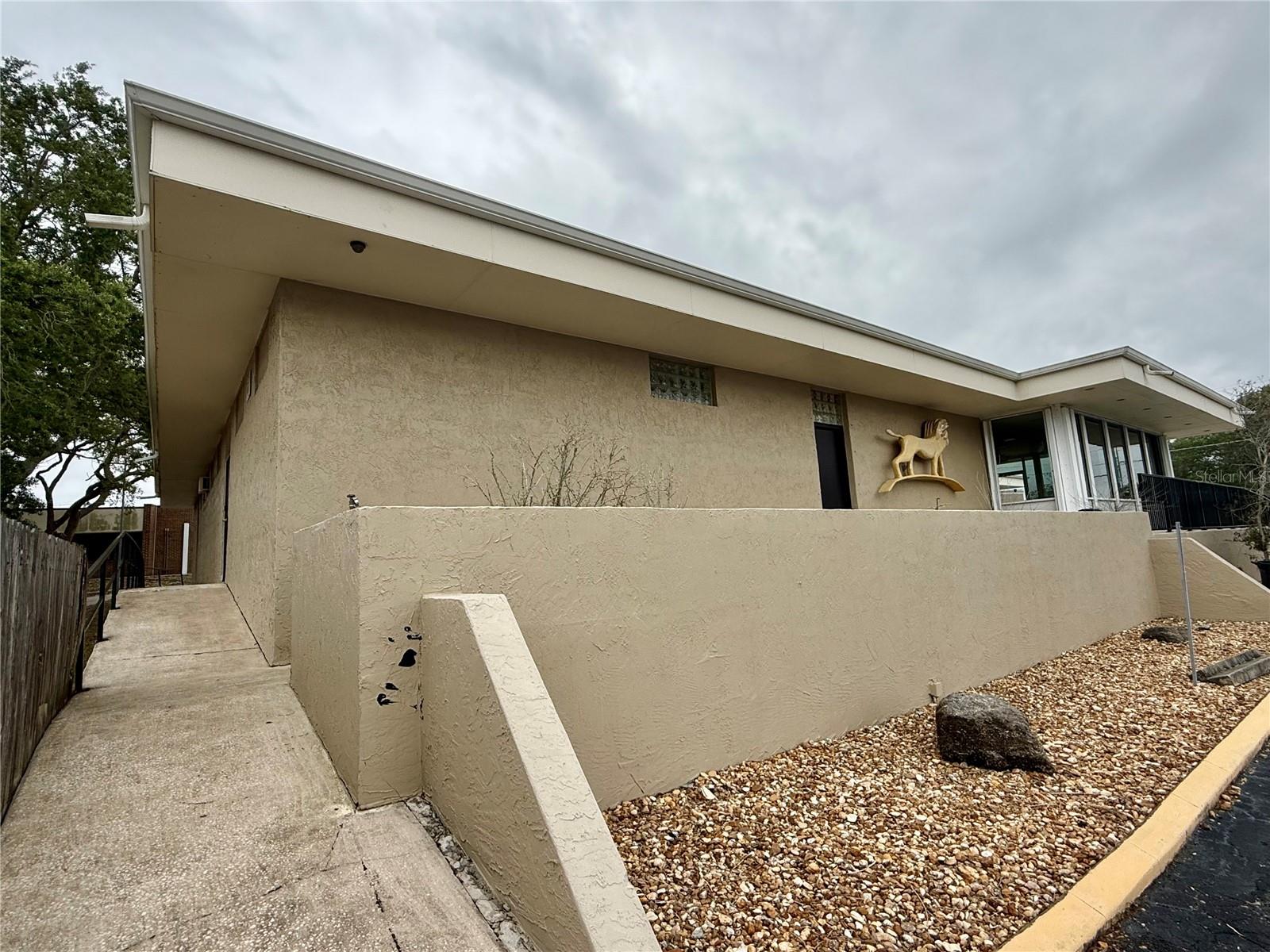 220 Coral Sands Dr Property Photo 12