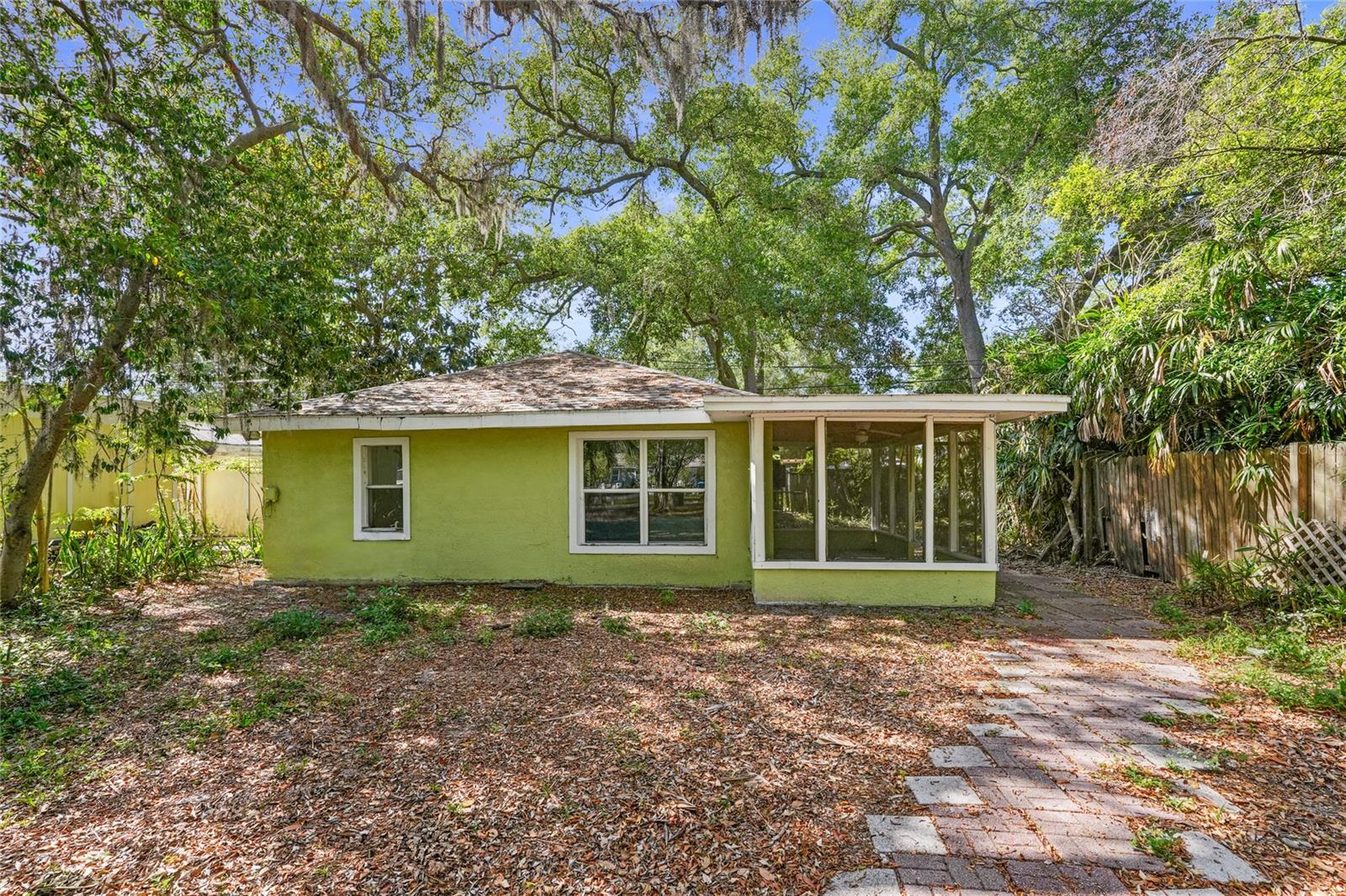 619 BEVERLY AVE Property Photo 1
