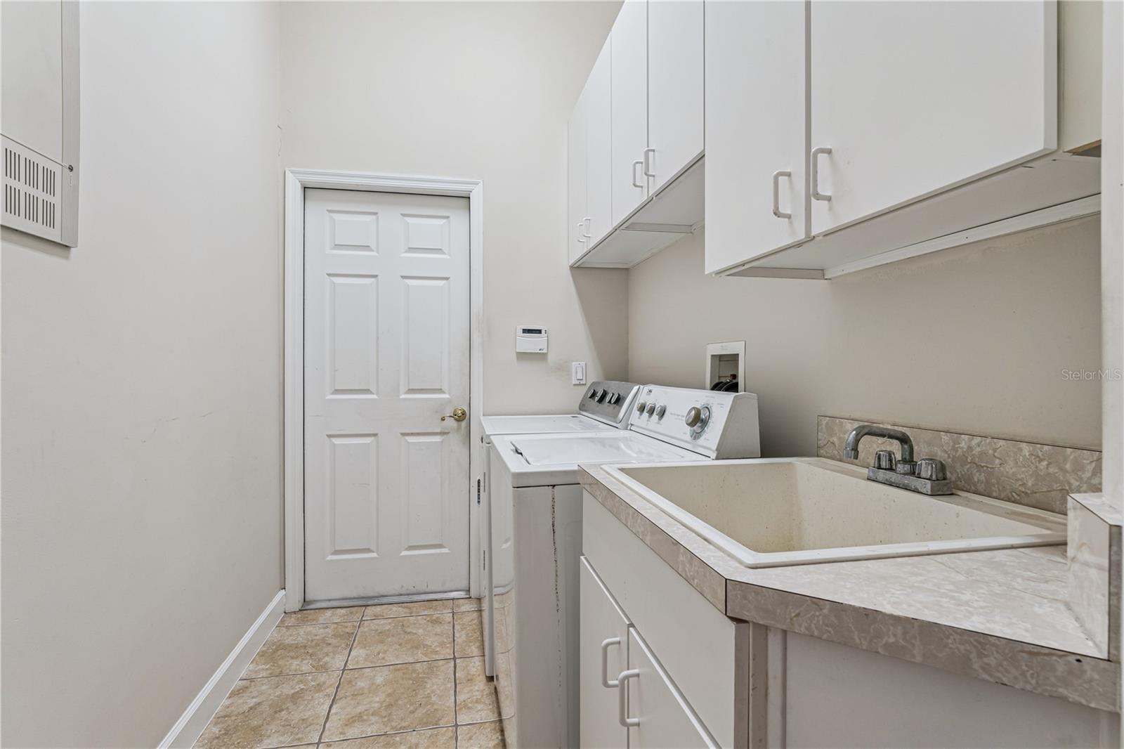1949 Deerview Pl Property Photo 24