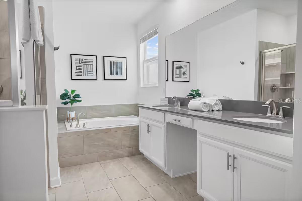 1069 Leader St Property Photo 27