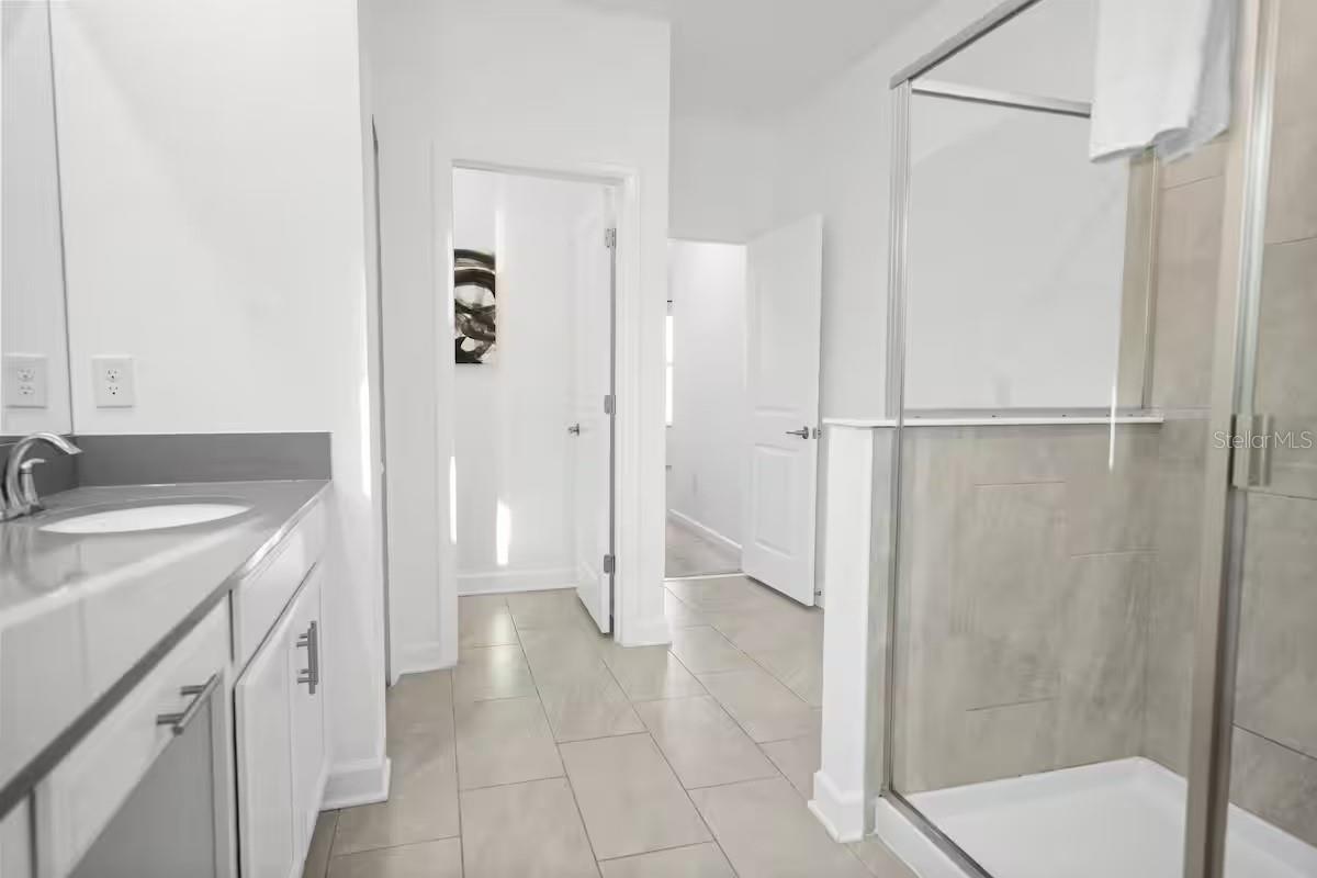 1069 Leader St Property Photo 28