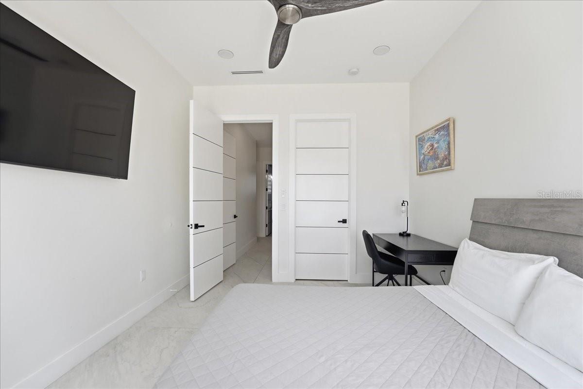 2175 S Tropical Trl Property Photo 19