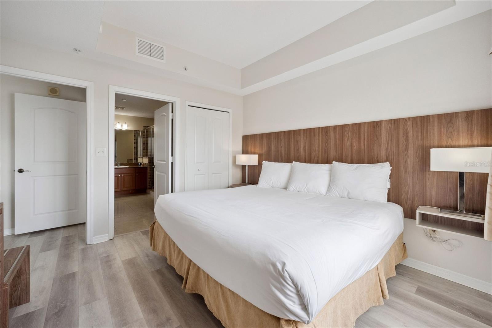 7395 Universal Blvd #1205 Property Photo 11